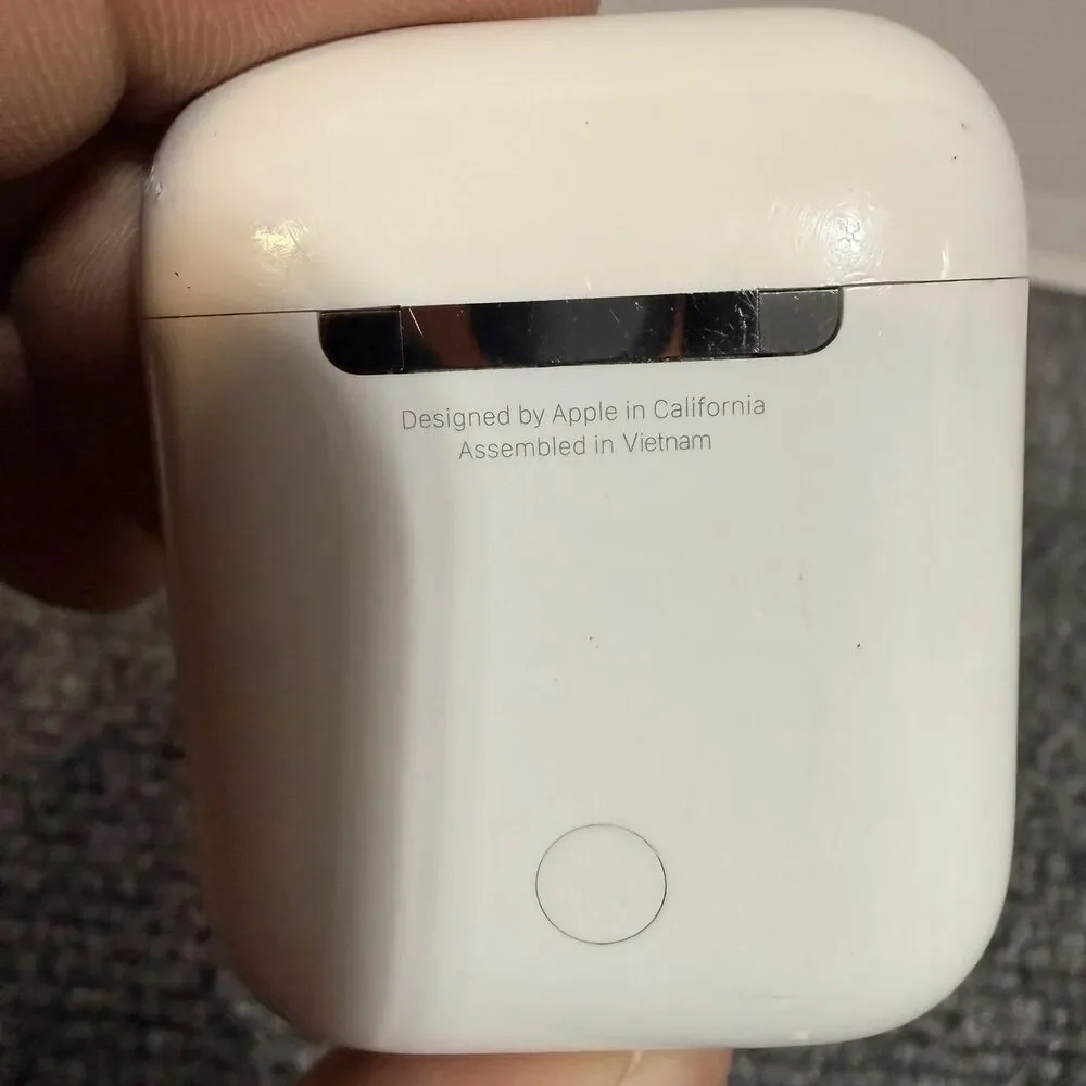 Apple AirPods Wireless Earbuds White Bluetooth Charging Case For Parts